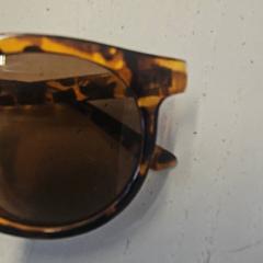 Gafas de sol, ha sido reportado por Liquicity Festival con iLost