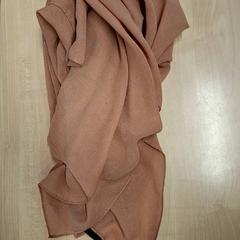 Gargantilla Foulard rose, segundo informou IKEA Rouen Tourville-La-Rivière usando iLost