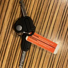 Fietssleutels / bike keys, iLost-i jakinarazi zaion moduan