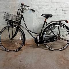Bicicleta feminina Omafiets Edwards Zwart, segundo informou Fietsdepot Hasselt usando iLost