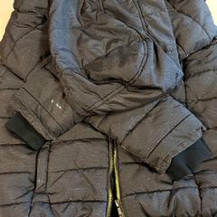 Vestiario - Jas zwart, come riportato da Centraal magazijn utilizzando iLost