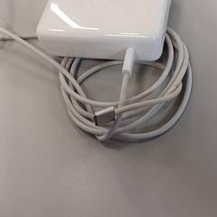 Oplader laptop Wit, jak nahlášeno Heidelberglaan 15 pomocí iLost