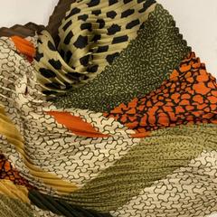 スカーフ がiLostで IKEA神戸 によって報告されました