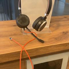 Suport per a auriculars ecout, segons ha informat MEININGER Hotel Marseille Centre la Joliette mitjançant iLost