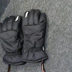 Handschuhe, gemeldet von SnowWorld Landgraaf über iLost