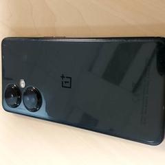 Smartfón Zwart Oneplus, ako bolo nahlásené Regio Oost-Vlaanderen pomocou iLost
