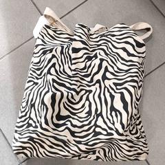 Väska - Stoffen tas, rapporterat av Regio Oost-Vlaanderen med iLost