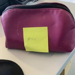 Poche pouch, a été signalé par MEININGER Hotel Berlin Airport utilisant iLost
