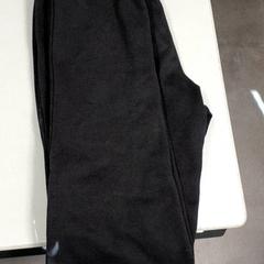 ズボン Zwart がiLostで Transdev Hoeksche Waard Goeree Overflakkee によって報告されました