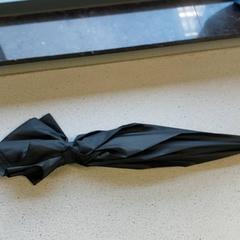 Esernyő, amint azt Centraal magazijn az iLost segítségével jelentette.