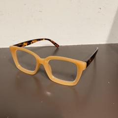 안경 Bril op sterkte, iLost를 사용하여 Pathé Amersfoort에 보고됨