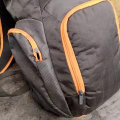 バックパック Oranje Grijs がiLostで Arriva Friesland / Groningen によって報告されました