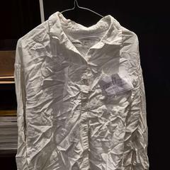 Skjorte chemise white, som rapportert av The Dominican ved bruk av iLost