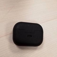 Earbud holder, as reported by Qbuzz Fryslân using iLost