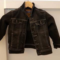 재킷 Spijker zwart, iLost를 사용하여 DierenPark Amersfoort에 보고됨