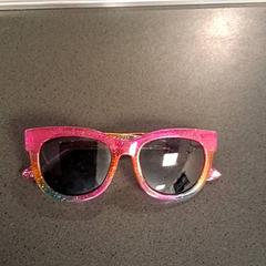 Ulleres de sol Kinderbril roze, segons ha informat Breng Nijmegen mitjançant iLost