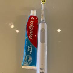 Szczoteczka do zębów WHITE, zgłoszono przez Room Mate Bruno przy użyciu iLost