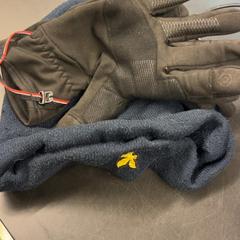 Gloves & Beanie, as reported by Universiteit Gent - Faculteitsbibliotheek LW using iLost
