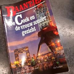 Liburua, gisa salatu by Rotterdam The Hague Airport iLost erabiliz