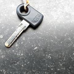 Klucz - AXA, zgłoszono przez Centraal magazijn przy użyciu iLost