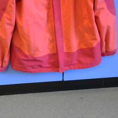 Jas, zoals gemeld door Walibi Holland met iLost