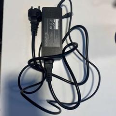 Adapter AC, zoals gemeld door Cursus en vergadercentrum Domstad met iLost