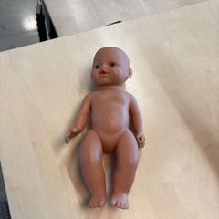 Poupée, a été signalé par IKEA Liège utilisant iLost