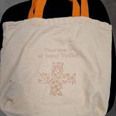 バッグ Beige がiLostで IKEA Marseille La Valentine によって報告されました