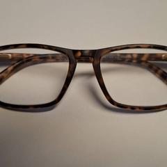 النظارات Kunststof، كما تم الإبلاغ عنه بواسطة TheaterHangaar عبر iLost