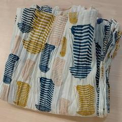 Foulard, a été signalé par IKEA Tours utilisant iLost