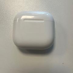 Earphone case Wit plastiek, metaal, amint azt Centraal magazijn az iLost segítségével jelentette.