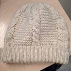 Beanie adulte, som rapportert av IKEA Grenoble ved bruk av iLost