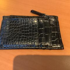 財布 Cersosimo がiLostで Gemeente Amsterdam - Bureau Gevonden Voorwerpen によって報告されました