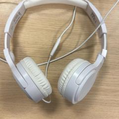 Fejhallgató Wit, amint azt Pathé Amsterdam Noord az iLost segítségével jelentette.