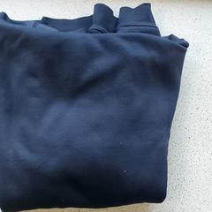 Ruházat - Hoodie, amint azt Regio Limburg - Leuven az iLost segítségével jelentette.