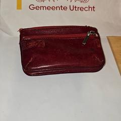 Portfel de Rooij, zgłoszono przez Gemeente Utrecht przy użyciu iLost