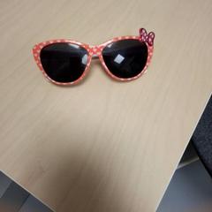 Óculos de sol, como reportado por IKEA Paris - Italie Deux utilizando o iLost