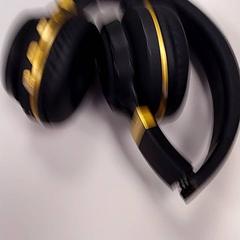 Koptelefoon Zwart goud, som rapportert av Vrije Universiteit Amsterdam ved bruk av iLost