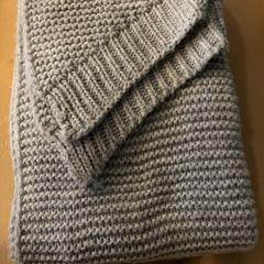 Shawl Olijfgroen, as reported by Familie Resort Molenwaard using iLost