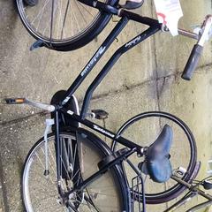 Bicicleta feminina Batavus, segundo informou Stadswerk072 usando iLost