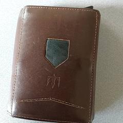 Billetera - Fardousi, ha sido reportado por Centraal magazijn con iLost