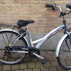 Fiets BNP  Zilver paars, amint azt Fietsdepot Hasselt az iLost segítségével jelentette.