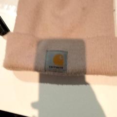 Chapeau Roze, a été signalé par Pathé Nijmegen utilisant iLost