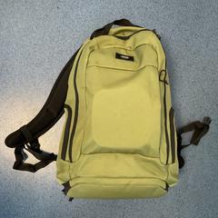 バックパック がiLostで Breng Arnhem によって報告されました