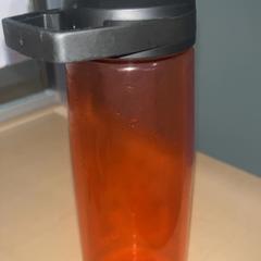 Drinking bottle Roze, as reported by Jaarbeurs using iLost