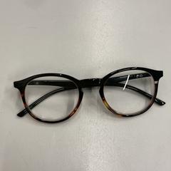 Gafas, ha sido reportado por IKEA神戸 con iLost