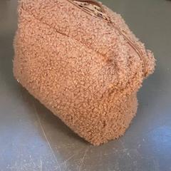 バッグ & トイレバッグ がiLostで Diergaarde Blijdorp によって報告されました