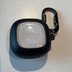 Auscultadores, como reportado por Inntel Hotels Amsterdam Landmark utilizando o iLost