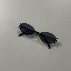 Gafas de sol, ha sido reportado por Silver Sands Beach con iLost