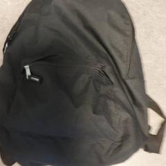 Mochila Zwart, como reportado por Regio Oost-Vlaanderen utilizando o iLost